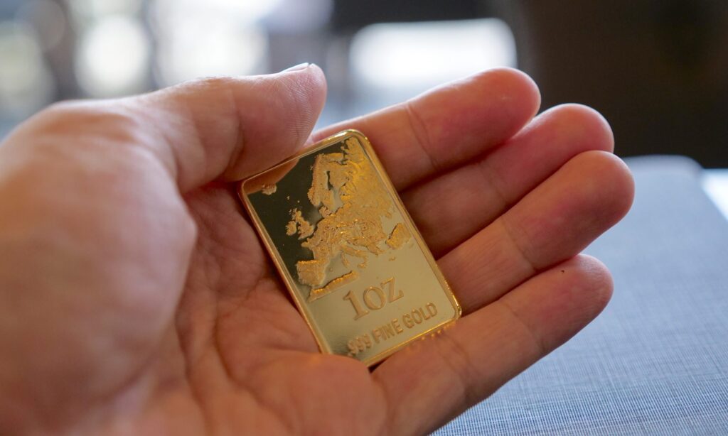 Need Cash but Don't Want to Sell Your Gold? Consider a Gold Loan